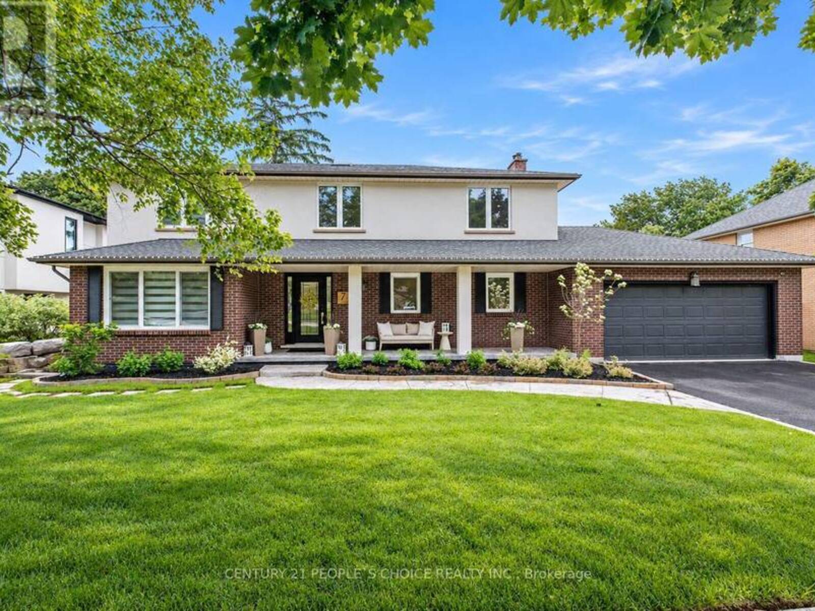 7 CARL CRESCENT, Hamilton, Ontario L0R 2H4