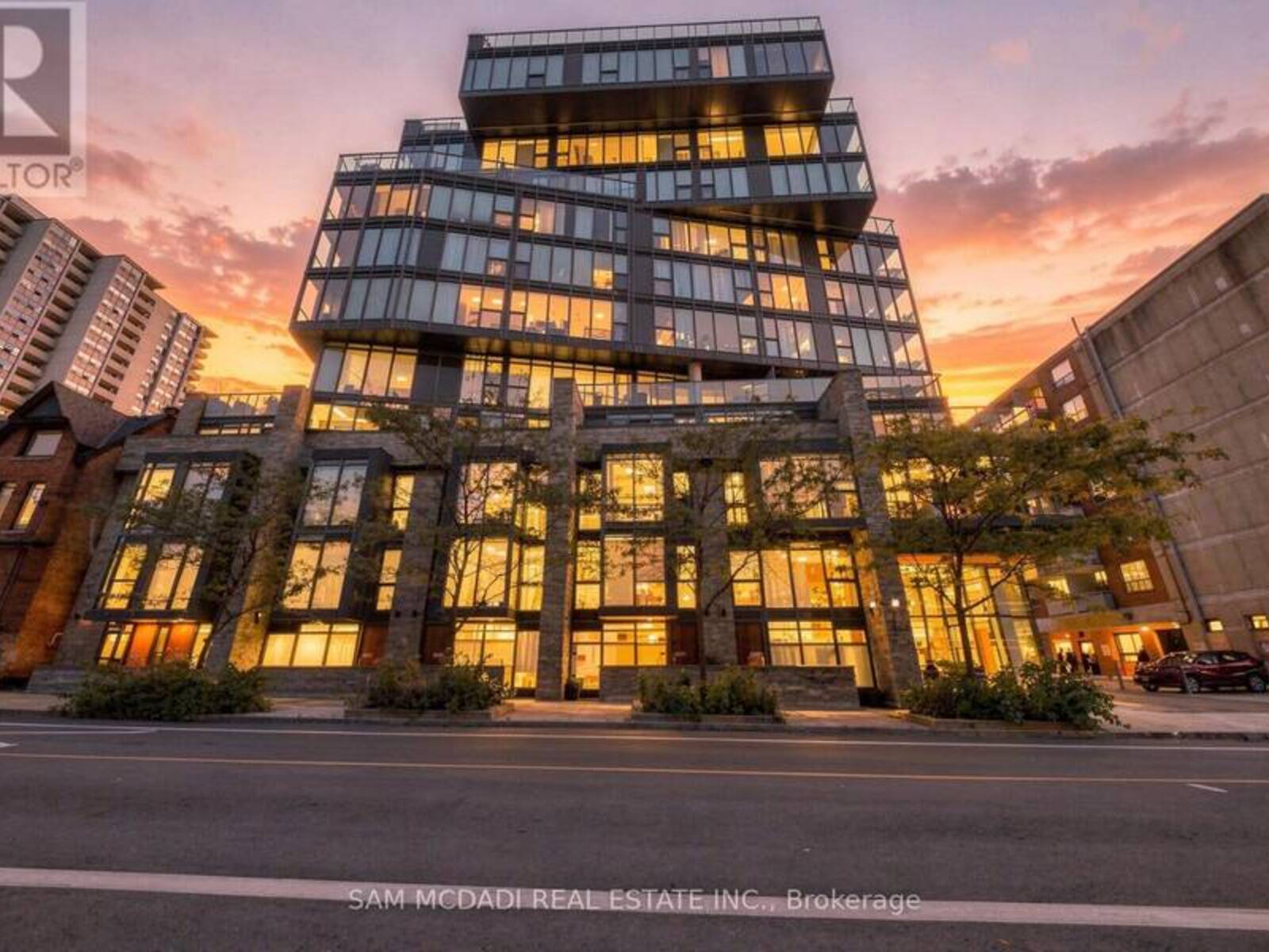 TH27 - 15 BEVERLEY STREET, Toronto, Ontario M5T 0B3