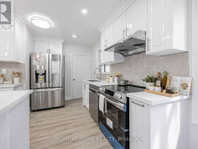 225 ESSEX AVENUE Richmond Hill Ontario, L4C 2C1 - 5 Bedrooms Home For Sale