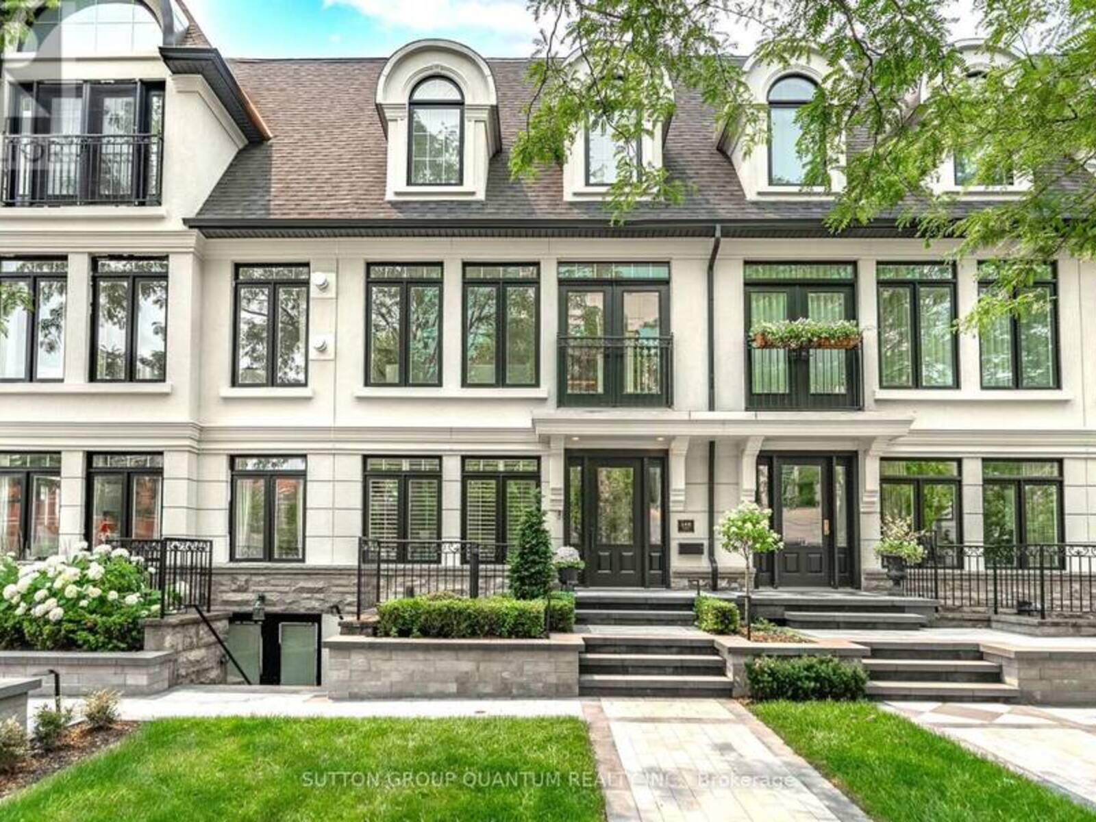 146 REYNOLDS STREET, Oakville, Ontario L6J 3K9