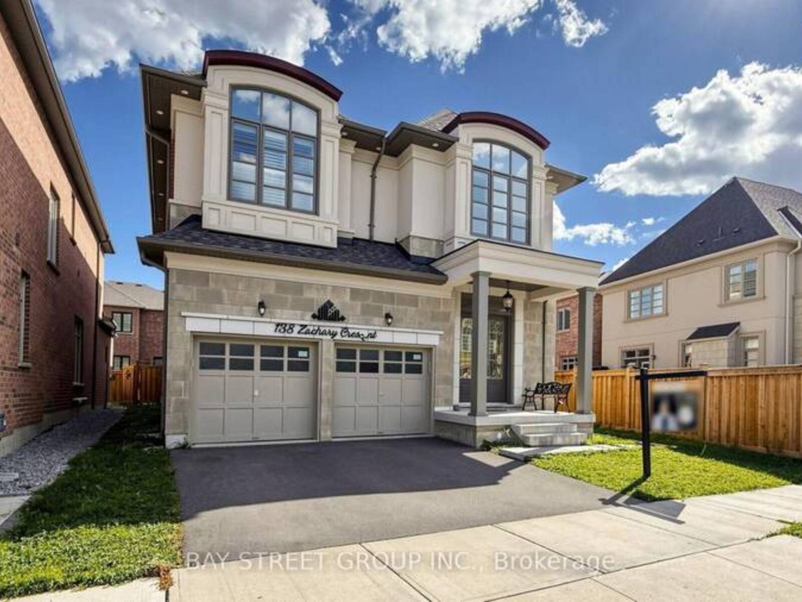 138 ZACHARY CRESCENT, Oakville, Ontario L6H 7C5