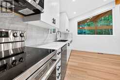 36 PINE NEEDLES DRIVE | Tiny Ontario | Slide Image Nine