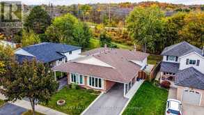 2429 OVERTON DRIVE | Burlington Ontario | Slide Image Two