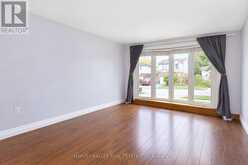 2429 OVERTON DRIVE | Burlington Ontario | Slide Image Four