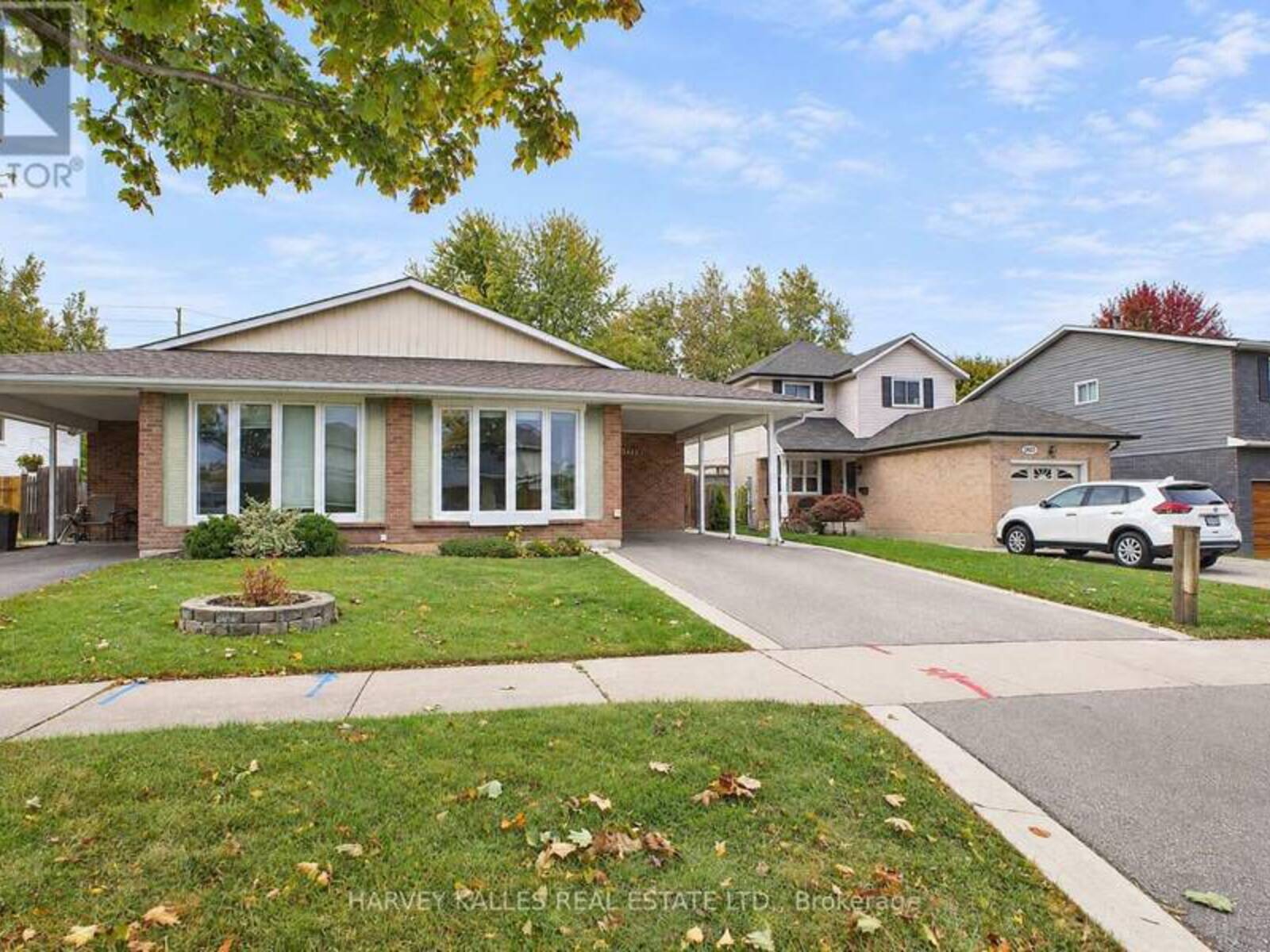 2429 OVERTON DRIVE, Burlington, Ontario L7P 4B6