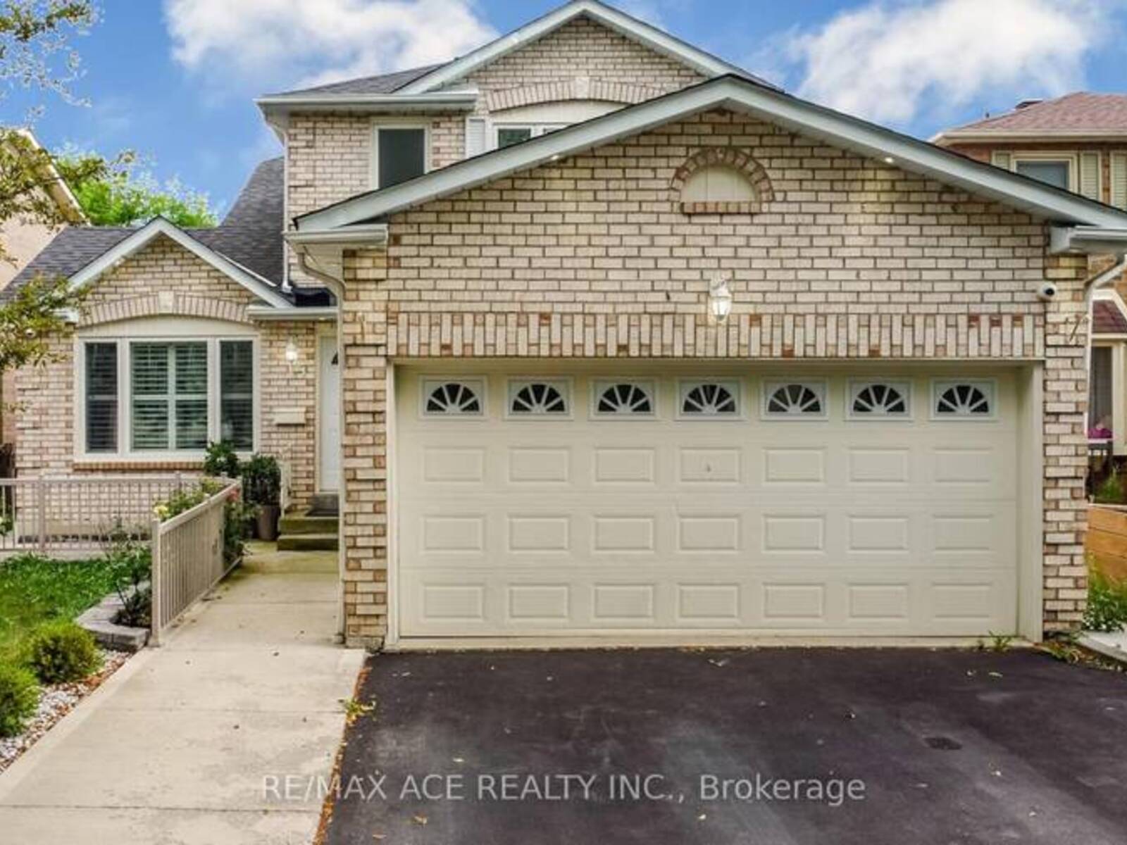 15 BRENNAN ROAD, Ajax, Ontario L1T 2G1