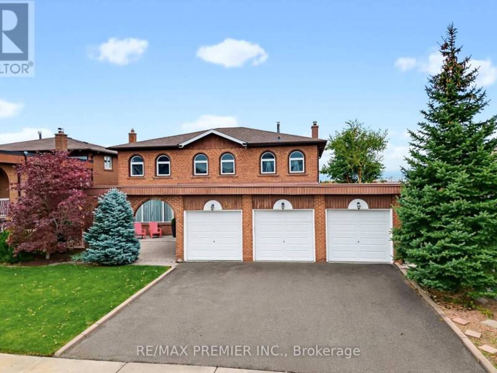 33 HOUSTON ROAD, Vaughan, Ontario L4L 1V2