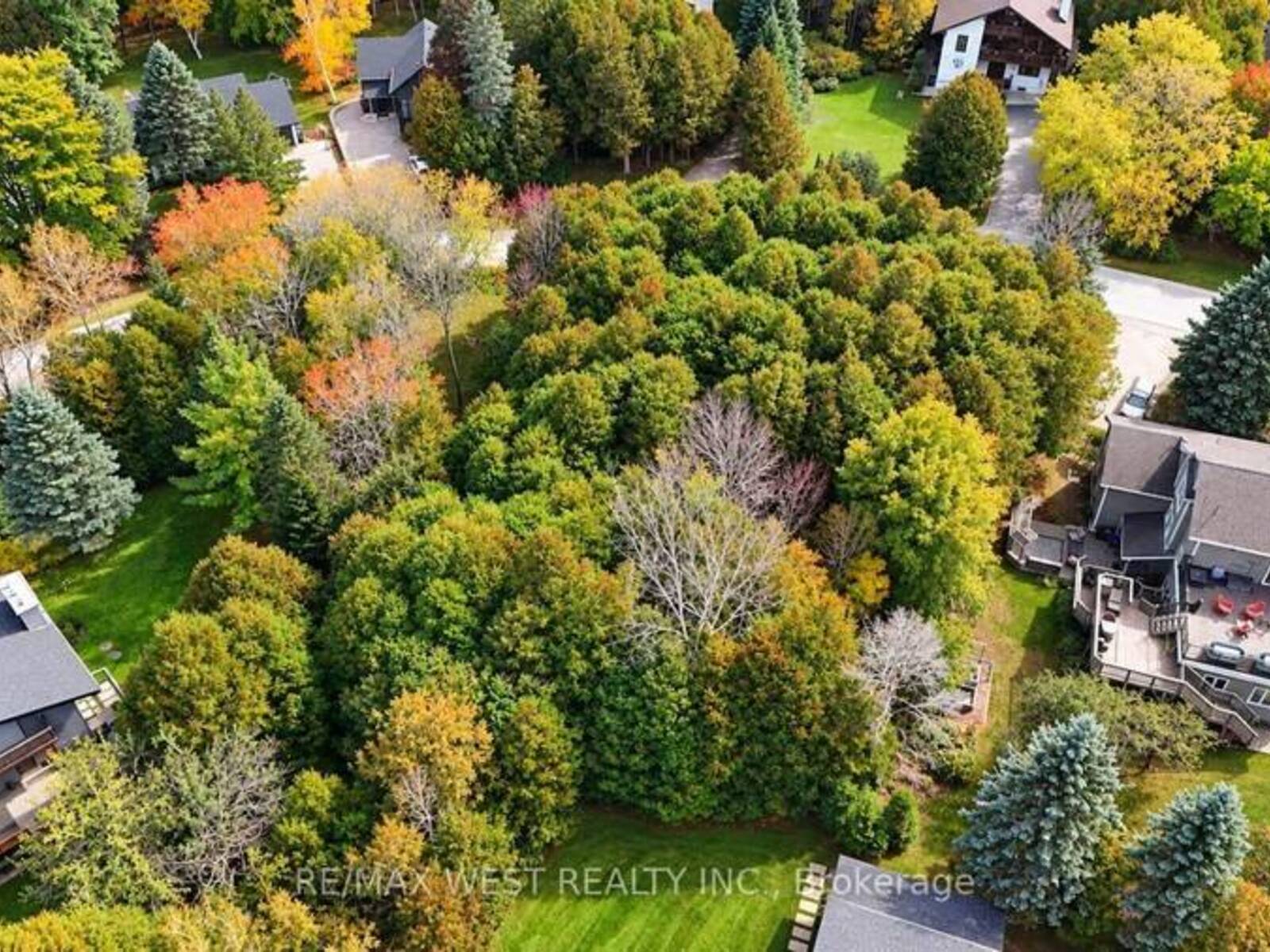 32 SLALOM GATE ROAD, Collingwood, Ontario L9Y 5B2