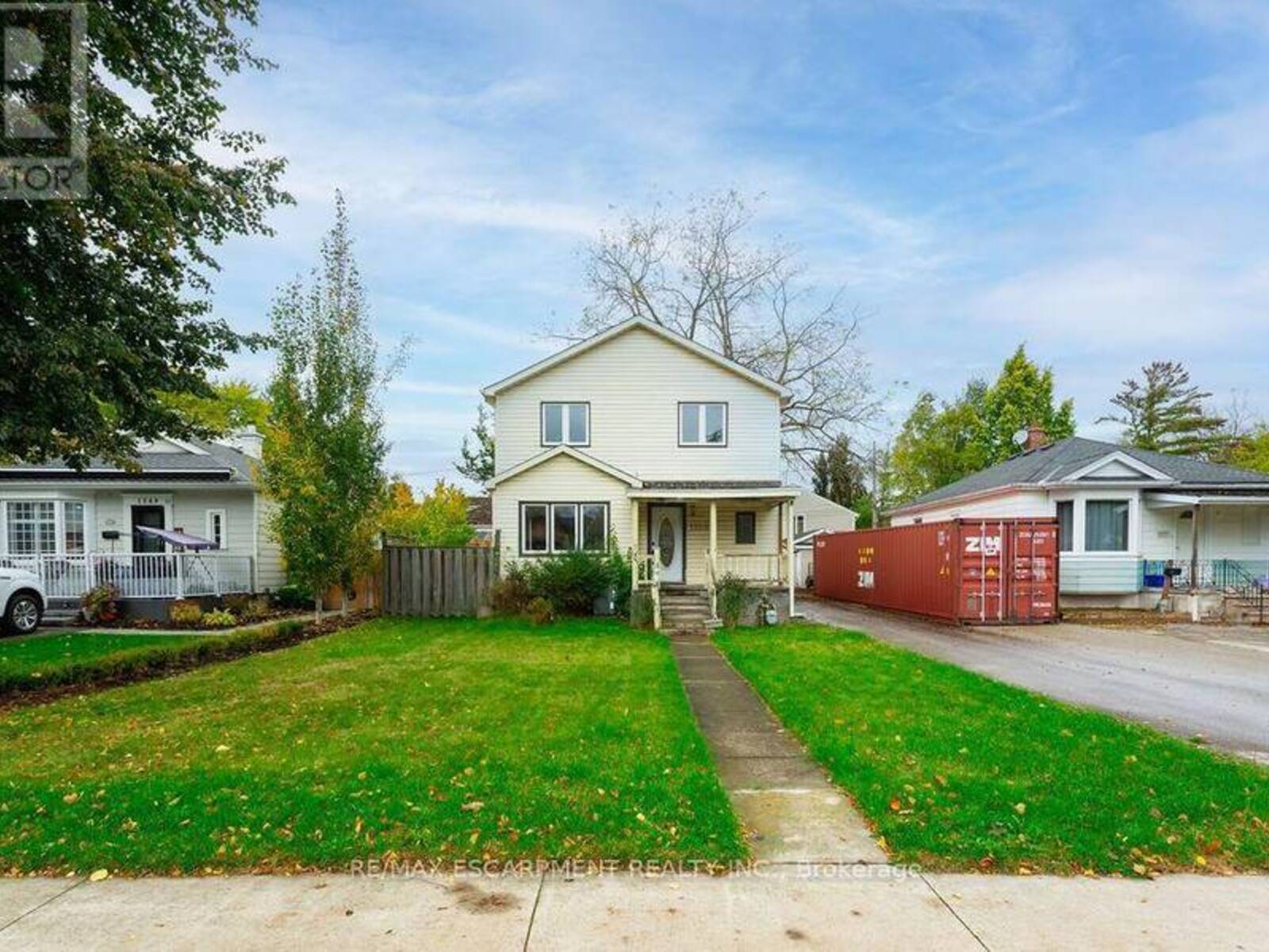 1353 BIRCH AVENUE, Burlington, Ontario L7S 1J1