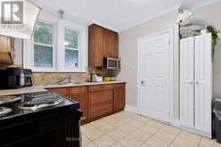 27 FORSYTH AVENUE S | Hamilton Ontario | Slide Image Eight