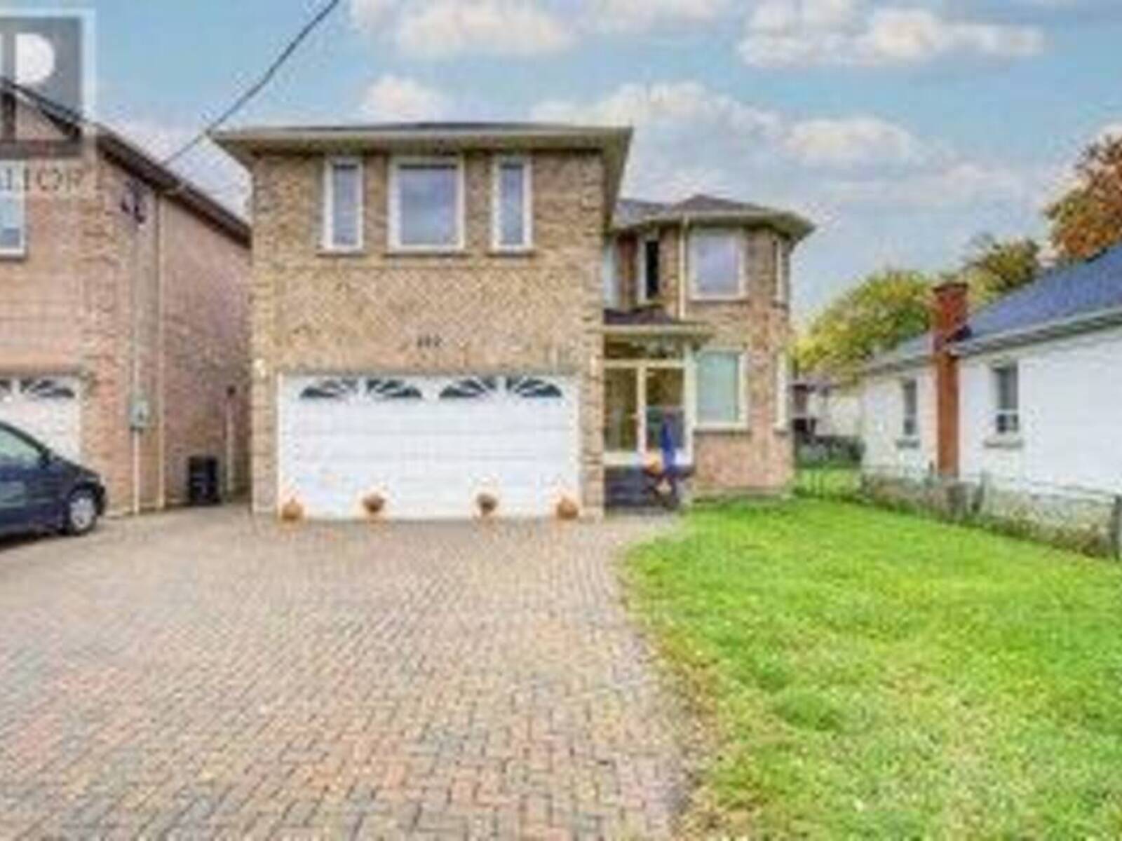 182 FINCH AVENUE E, Toronto, Ontario M2N 4R9