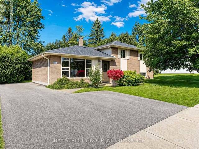 35 KEMANO ROAD Aurora Ontario, L4G 2Y5 - 4 Bedrooms Home For Sale