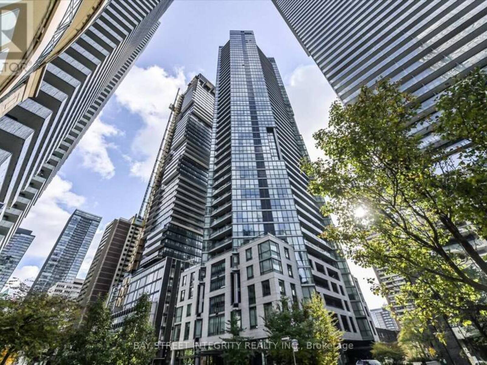 802 - 45 CHARLES STREET E, Toronto, Ontario M4Y 1S2