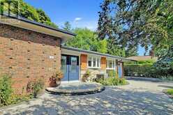 8 WATERFIELD DRIVE | Toronto Ontario | Slide Image Three