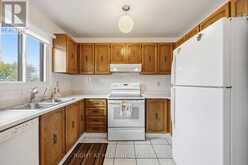 17 CATHY JEAN CRESCENT | Toronto Ontario | Slide Image Nine