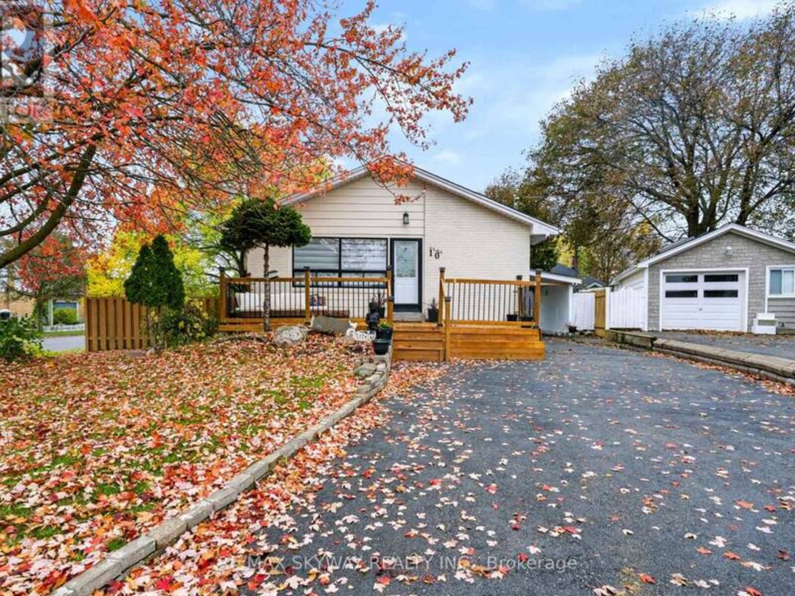 10 REXWAY DRIVE, Halton Hills, Ontario L7G 1P5