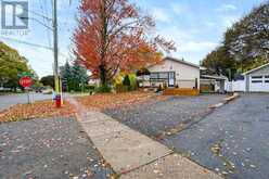 10 REXWAY DRIVE | Halton Hills Ontario | Slide Image Seven