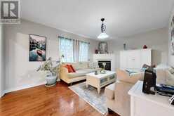 314 DOWSON LOOP | Newmarket Ontario | Slide Image Sixteen