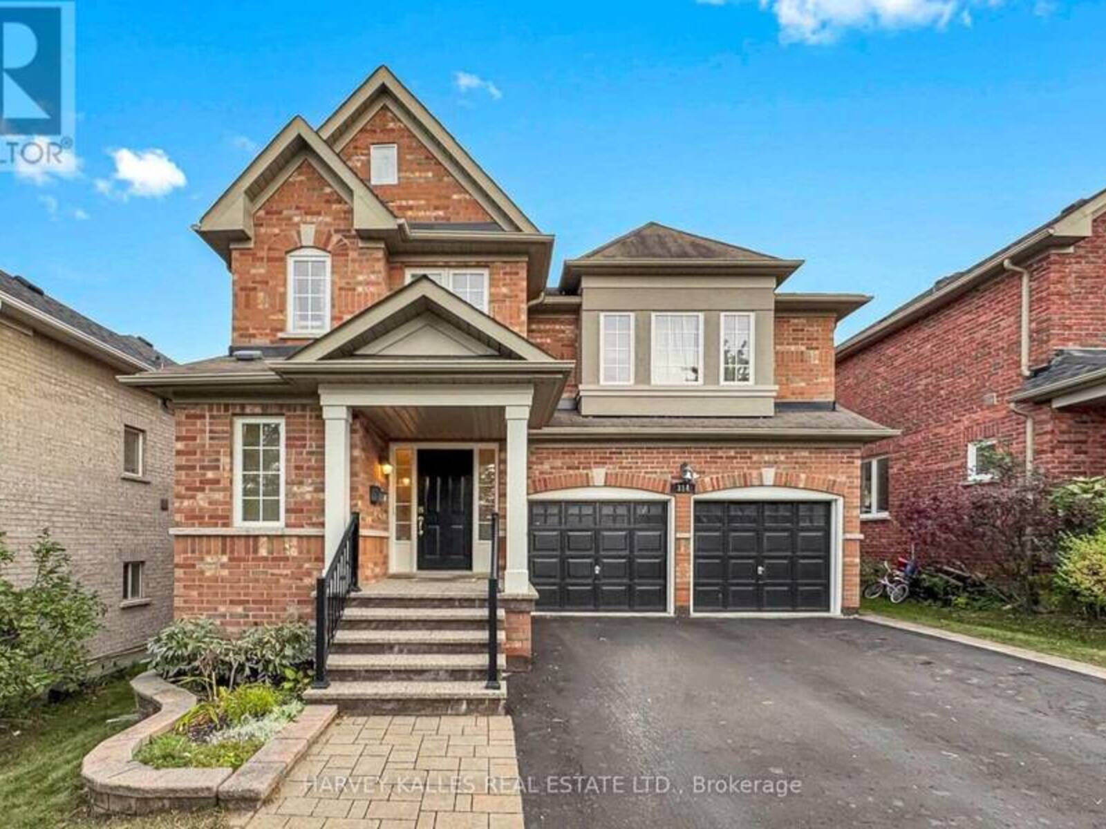 314 DOWSON LOOP, Newmarket, Ontario L3X 3G2