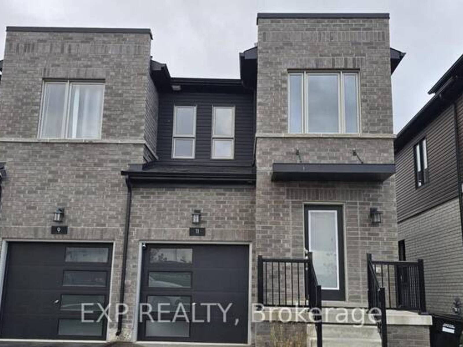 11 EVERGREEN TERRACE, Barrie, Ontario L9J 0M6