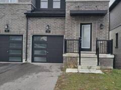 11 EVERGREEN TERRACE Barrie Ontario, L9J 0M6