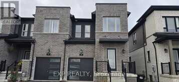 11 EVERGREEN TERRACE | Barrie Ontario | Slide Image One