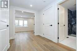 8 HILL DRIVE | Aurora Ontario | Slide Image Thirteen