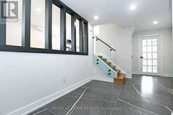 8 HILL DRIVE | Aurora Ontario | Slide Image Five