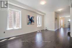 24 SUNDEW LANE | Richmond Hill Ontario | Slide Image Thirteen