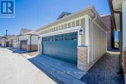 24 SUNDEW LANE | Richmond Hill Ontario | Slide Image Four