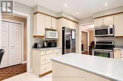 1005 FREDONIA DRIVE | Mississauga Ontario | Slide Image Six