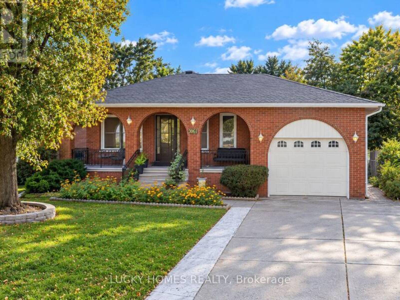 3061 LLOYD GEORGE BOULEVARD, Windsor, Ontario N8T 2V3