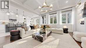 40 SHINING WILLOW COURT | Richmond Hill Ontario | Slide Image Twelve