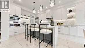40 SHINING WILLOW COURT | Richmond Hill Ontario | Slide Image Sixteen