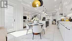 40 SHINING WILLOW COURT | Richmond Hill Ontario | Slide Image Eight