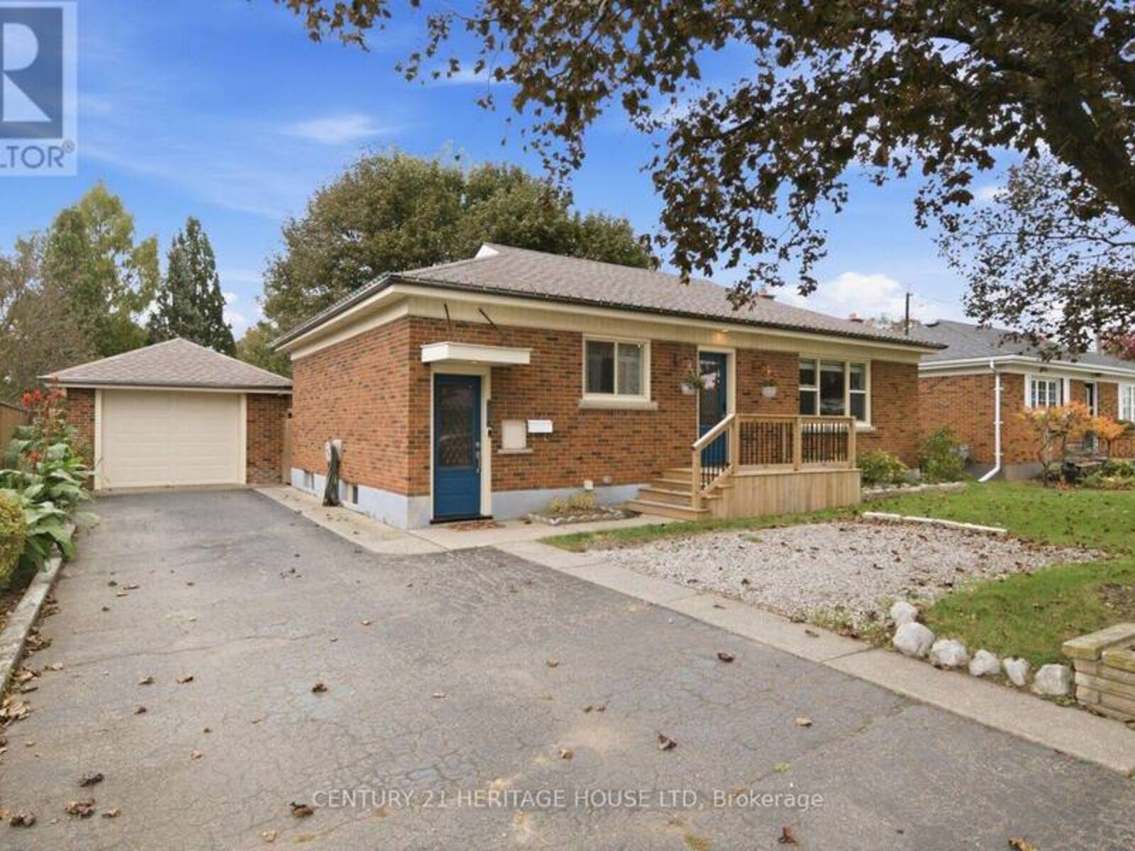 83 FAIRVIEW DRIVE, Brantford, Ontario N3R 2W8