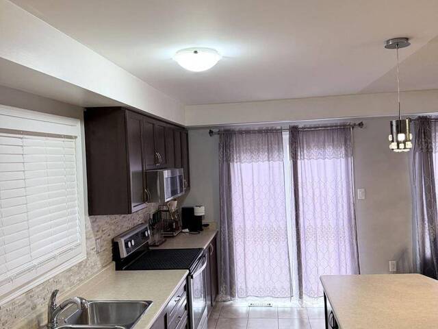 102 RUSSEL DRIVE Bradford West Gwillimbury Ontario, L3Z 0M7 - 3 Bedrooms Home For Sale