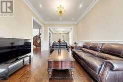 39 MOORE PARK AVENUE | Toronto Ontario | Slide Image Six
