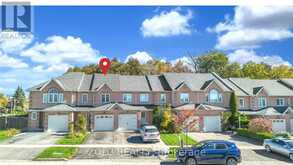 215 PARK DRIVE | Whitchurch-Stouffville Ontario | Slide Image Two