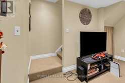 4417 VALLENCE DRIVE | Burlington Ontario | Slide Image Thirty