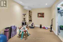 4417 VALLENCE DRIVE | Burlington Ontario | Slide Image Thirty-five