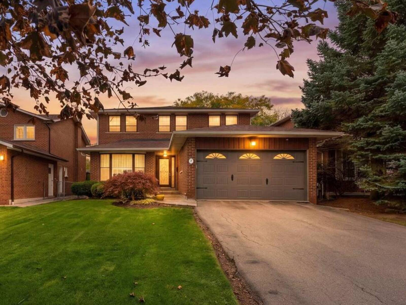 7 CHARNWOOD PLACE, Markham, Ontario L3T 5H2