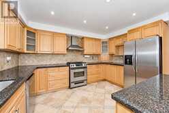 580 ELGIN MILLS ROAD W | Richmond Hill Ontario | Slide Image Eight
