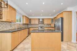580 ELGIN MILLS ROAD W | Richmond Hill Ontario | Slide Image Nine