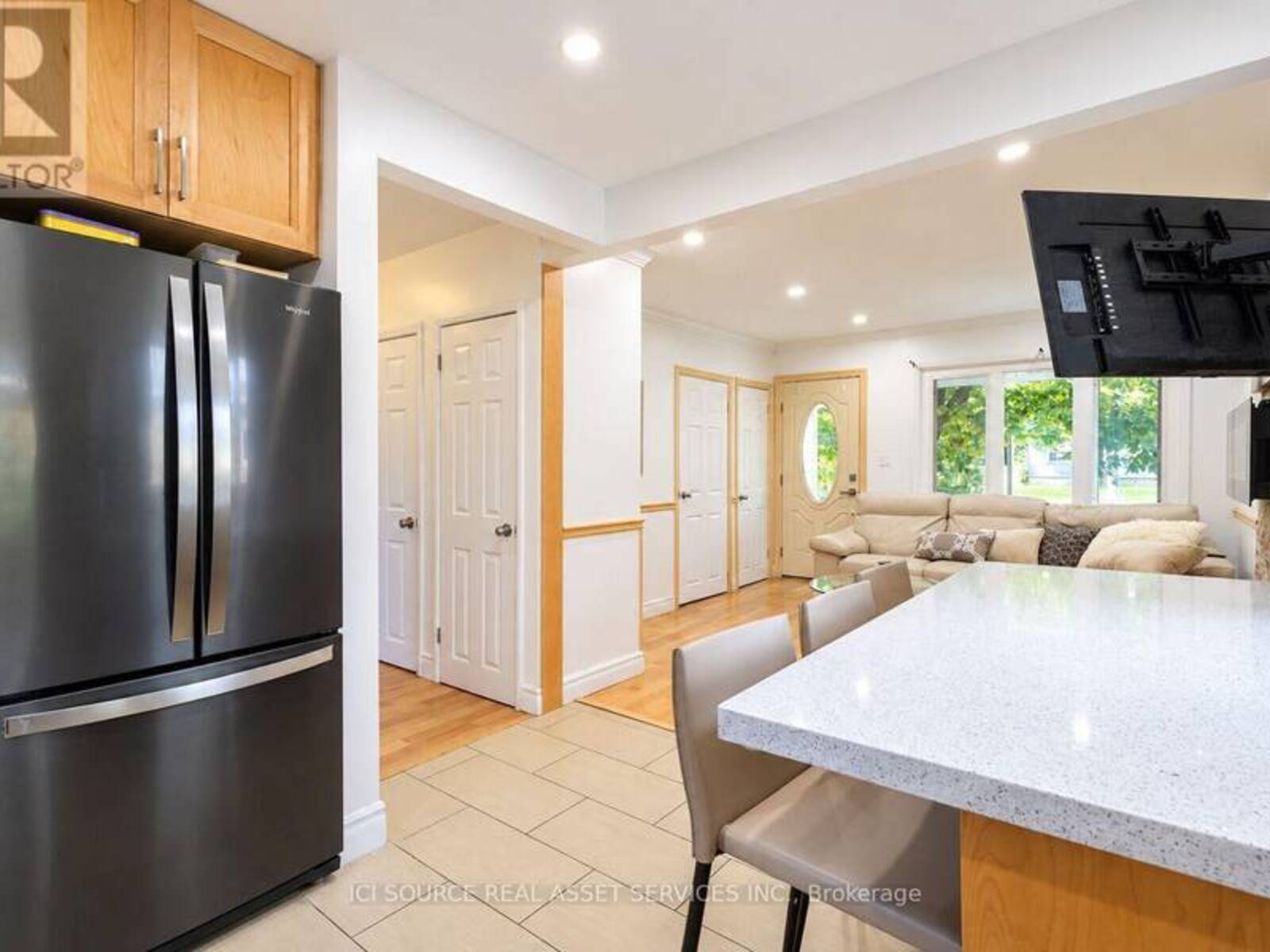2014 BALSAM AVENUE, Mississauga, Ontario L5J 1L2