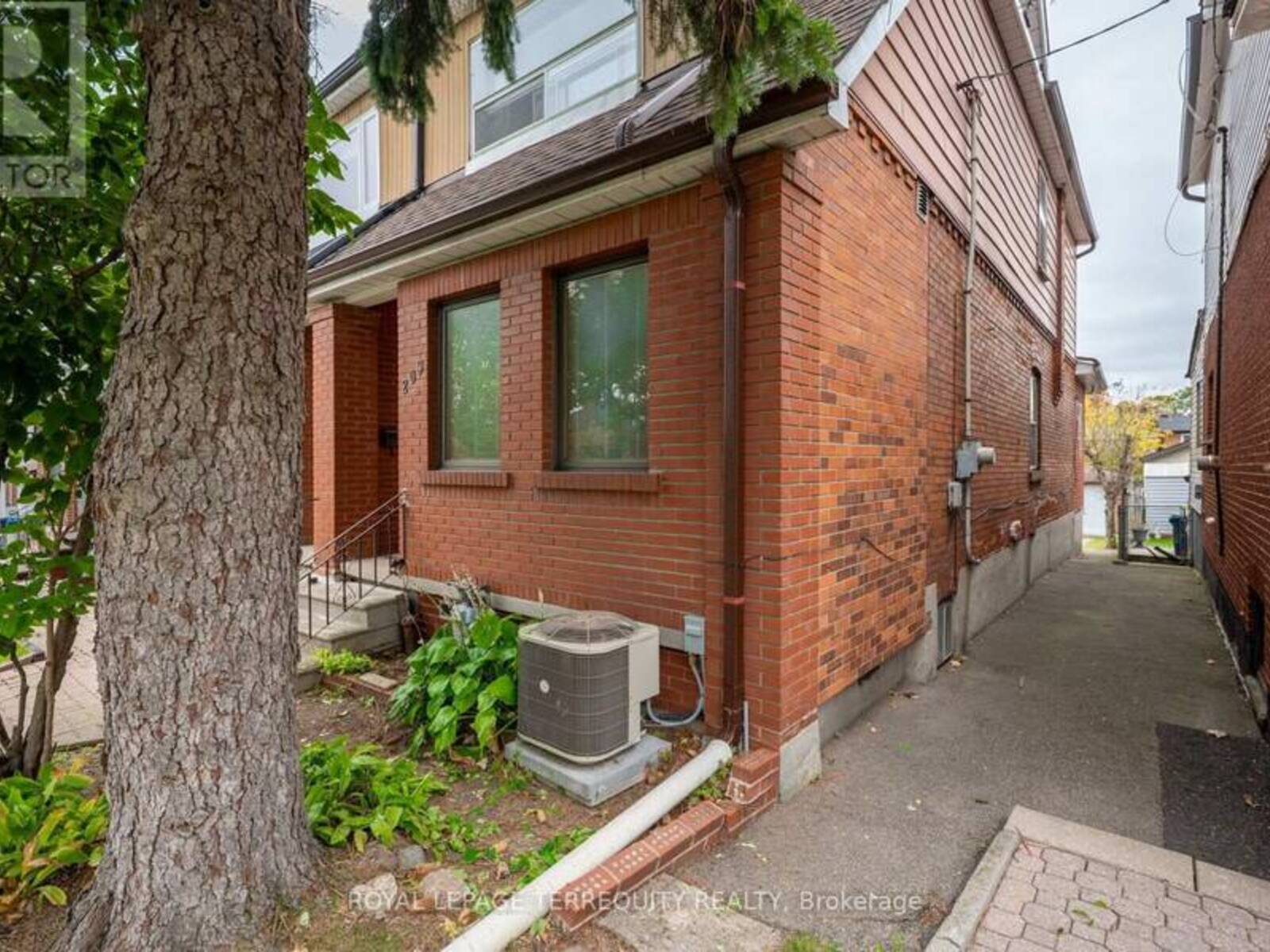209 CALEDONIA ROAD, Toronto, Ontario M6E 4S9