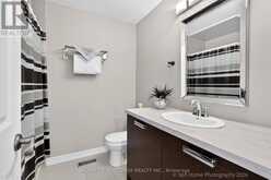 40 RIDGE GATE CRESCENT | East Gwillimbury Ontario | Slide Image Thirty-one