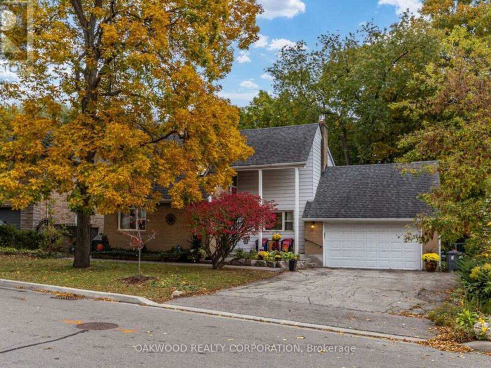41 GREENBROOK DRIVE, Toronto, Ontario M6M 2J8