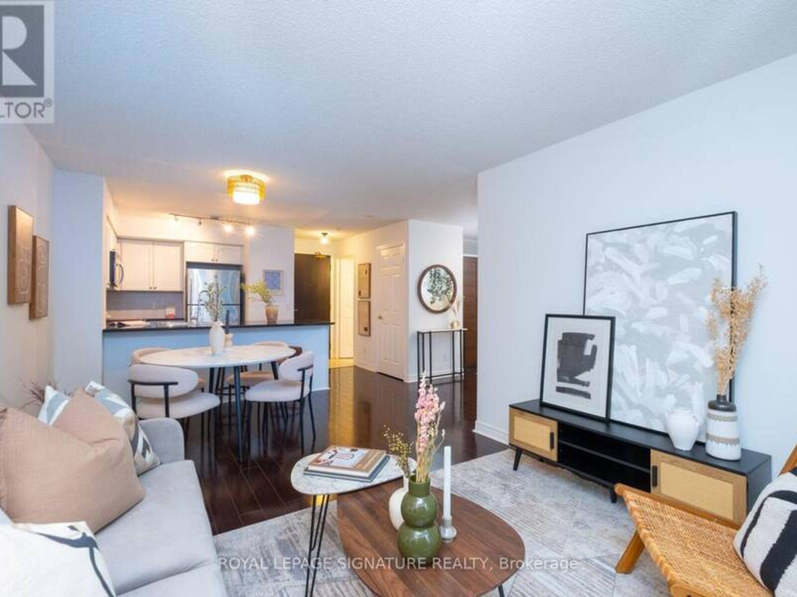 PH03 - 30 GRAND TRUNK CRESCENT, Toronto, Ontario M5J 3A4