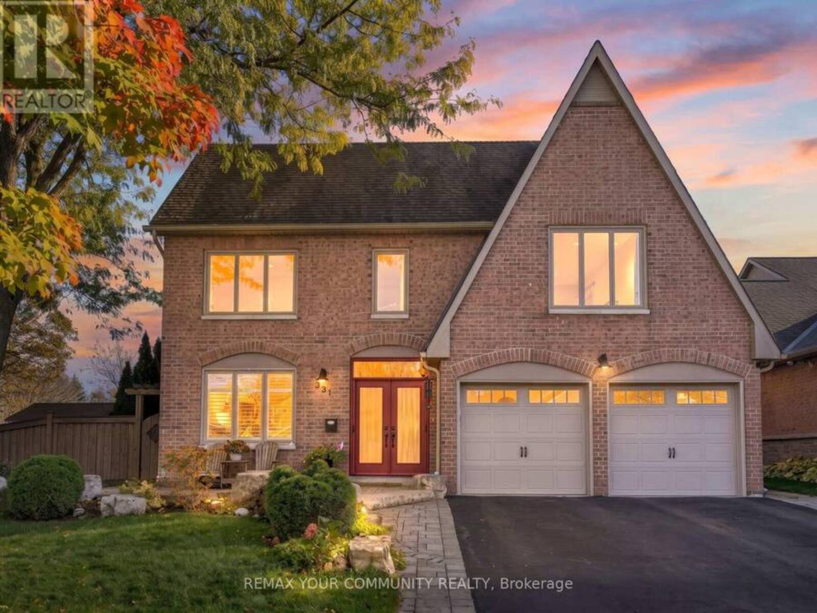 331 JOHN BOWSER CRESCENT, Newmarket, Ontario L3Y 7P3